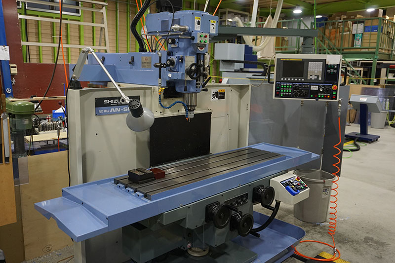 静岡鉄工所製NCフライス SN-SRN(x1100)